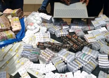 Trafic de médicaments à Conakry : saisie record au marché Madina et quatre arrestations