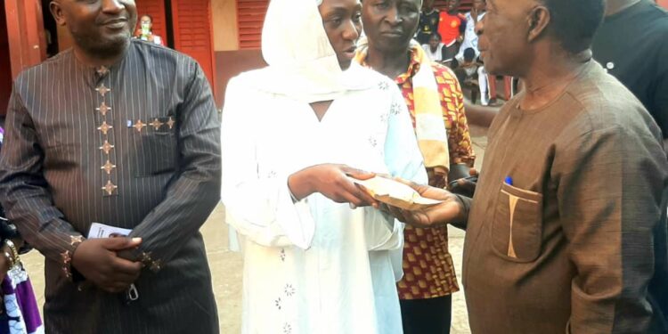 Journée sociale : Hadja Djènè Condé à l&rsquo;écoute des citoyens de la commune de Matam