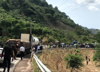 Approche de la fête de Tabaski : un énorme bouchon signalé sur la route de Kindia (Labota)