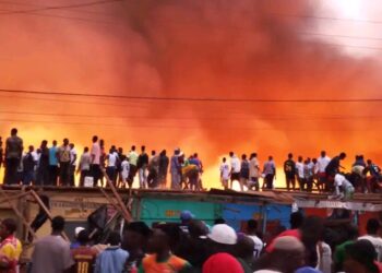 N’Zérékoré : un violent incendie ravage le grand marché ce vendredi 19 juin 2026