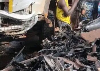 Drame à Mamou : 15 vies fauchées, dont huit mineurs, dans un violent accident de la circulation