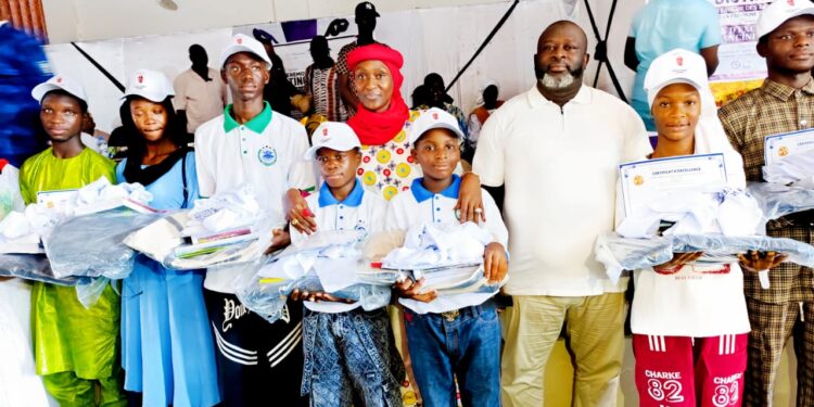 Distinction honorifique aux lauréats de Matam : Hadja Djènè Condé célèbre l&rsquo;excellence scolaire