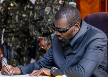 Guinée : le Président Mamadi Doumbouya crée l’École de Guerre de Guinée