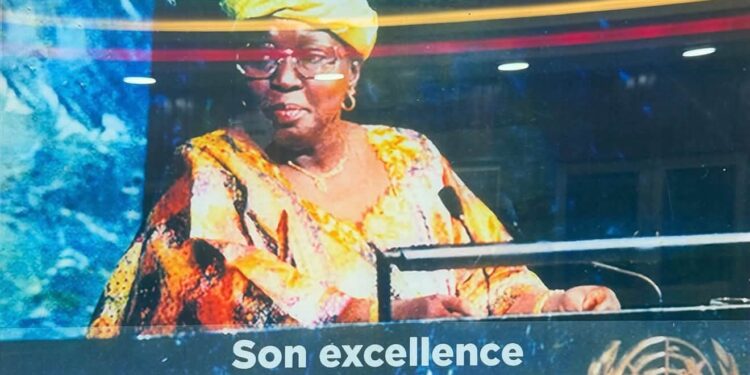 Actualités : L’ancienne ministre des Affaires Etrangères Hadja M’mahawa Bangoura, une grande diplomate s’en est allée..