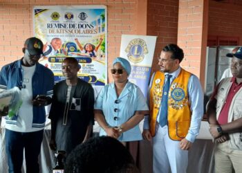 Humanitaire : Moussa M’Baye et le Lions Club Kakilambé offrent des kits scolaires aux enfants vulnérables